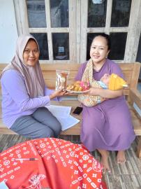 Perangi Stunting, Kader Kalurahan Bandung Distribusikan PMT Door to Door